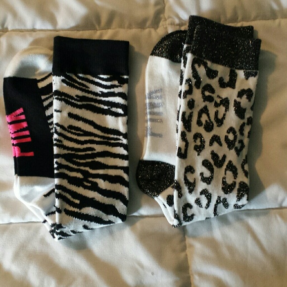PINK Victoria's Secret Accessories - NWOT 2 PAIR VS PINK KNEE HIGH SOCKS